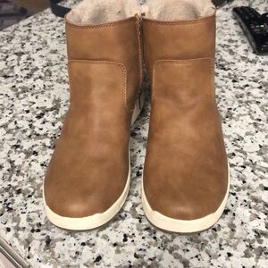 Eddie Bauer Ladies Warm Lined Cushioned Footbed Siren Winter Boot